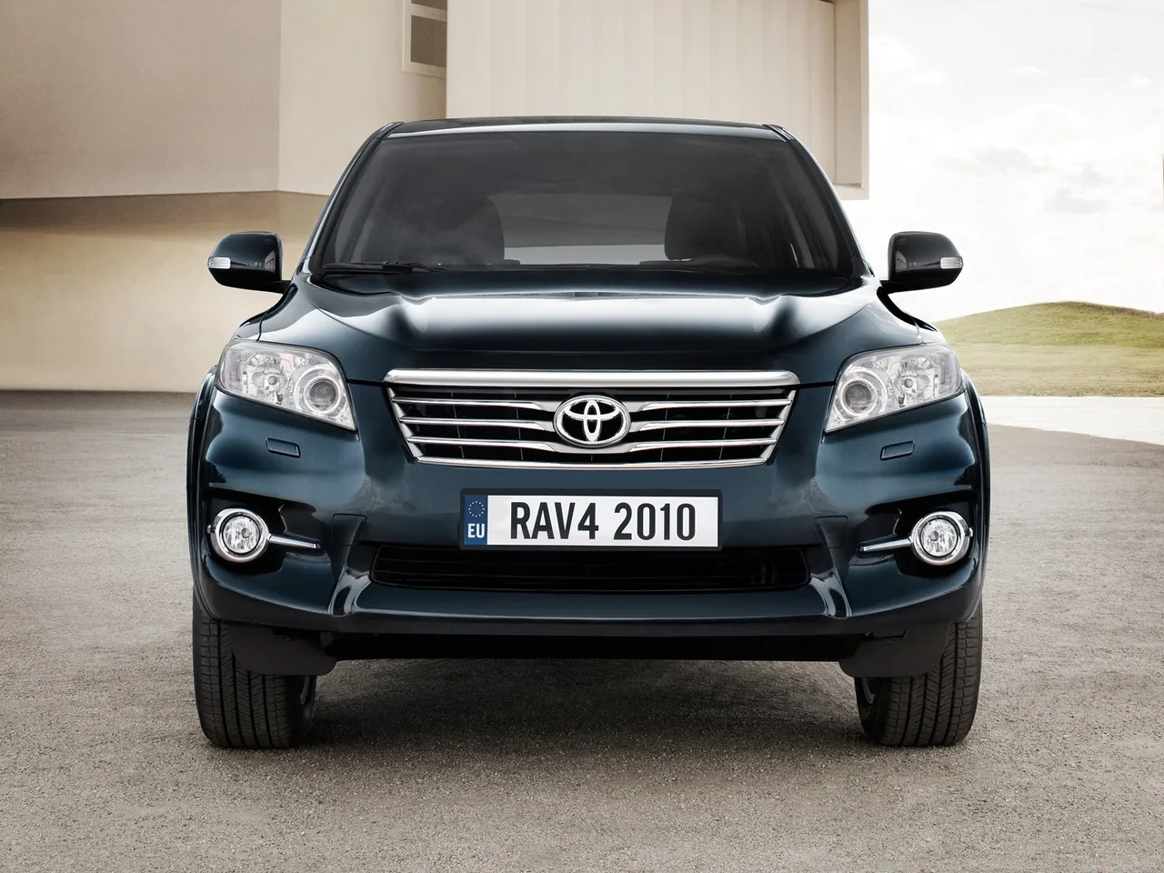 Toyota RAV4 (2011) - Front
