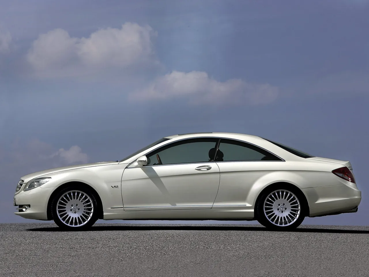 Mercedes-Benz CL 600 (2007) - Side Profile
