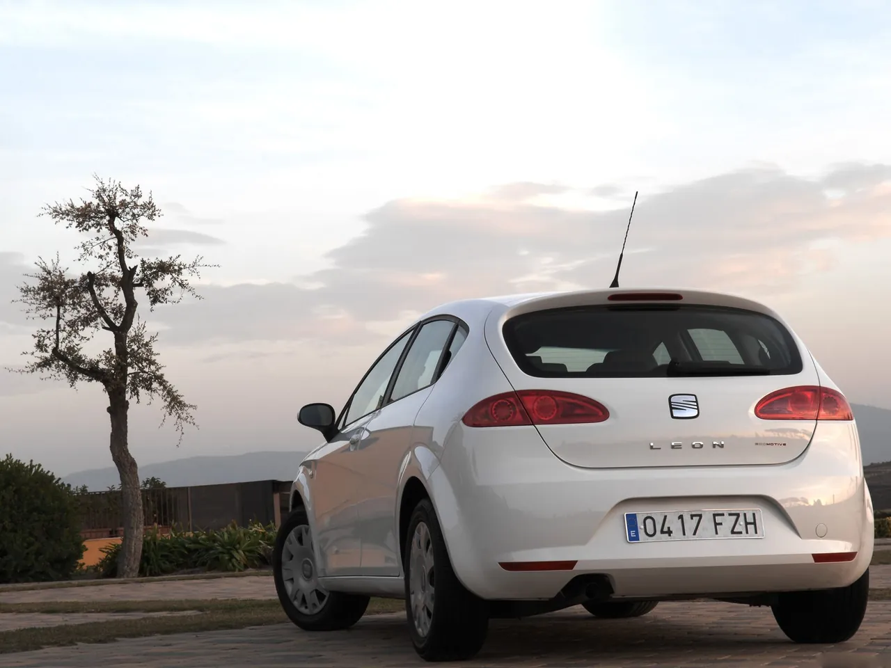 Seat Leon Ecomotive (2008) - Rear Three-Quarter