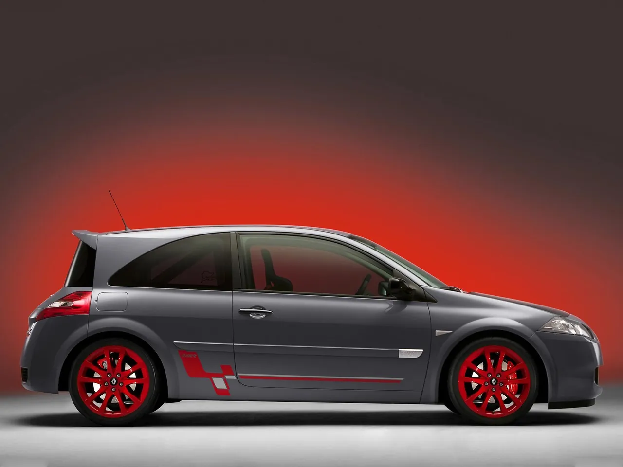 Renault Megane R26.R (2009) – boční profil