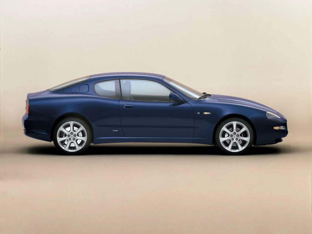 Maserati Coupe (2003) – boční profil
