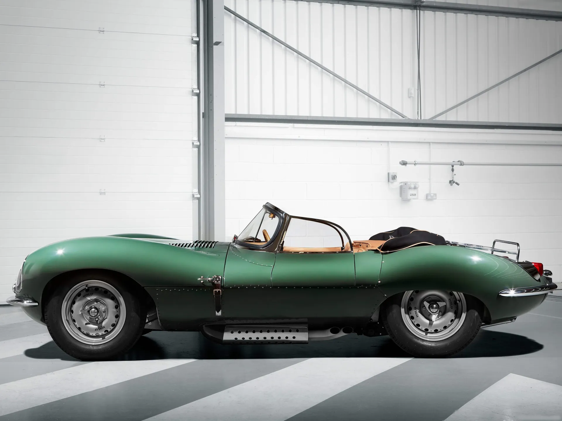 Jaguar XKSS 57 (2017) – boční profil