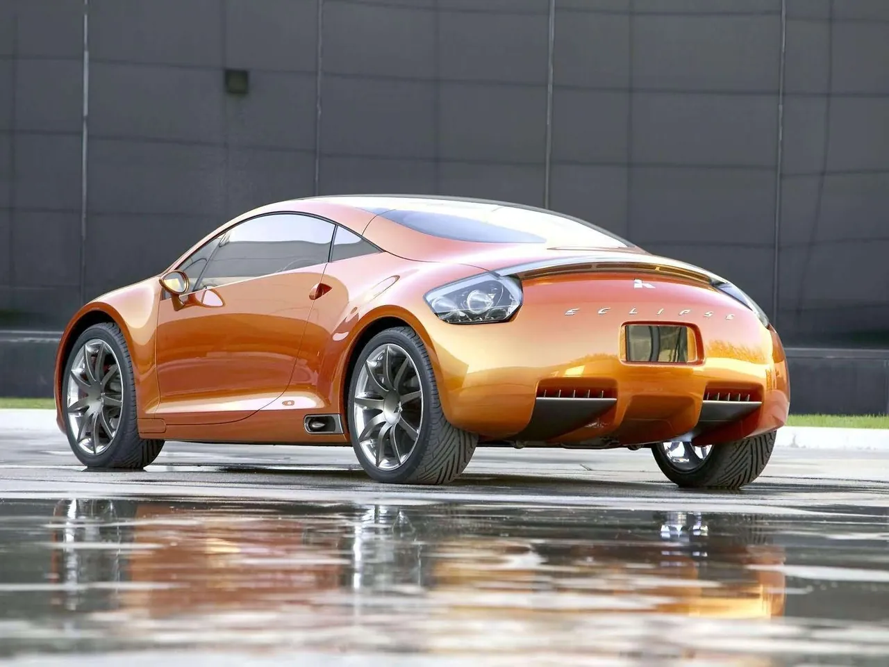 Mitsubishi Eclipse ConceptE (2004) – zadní tříčtvrteční pohled