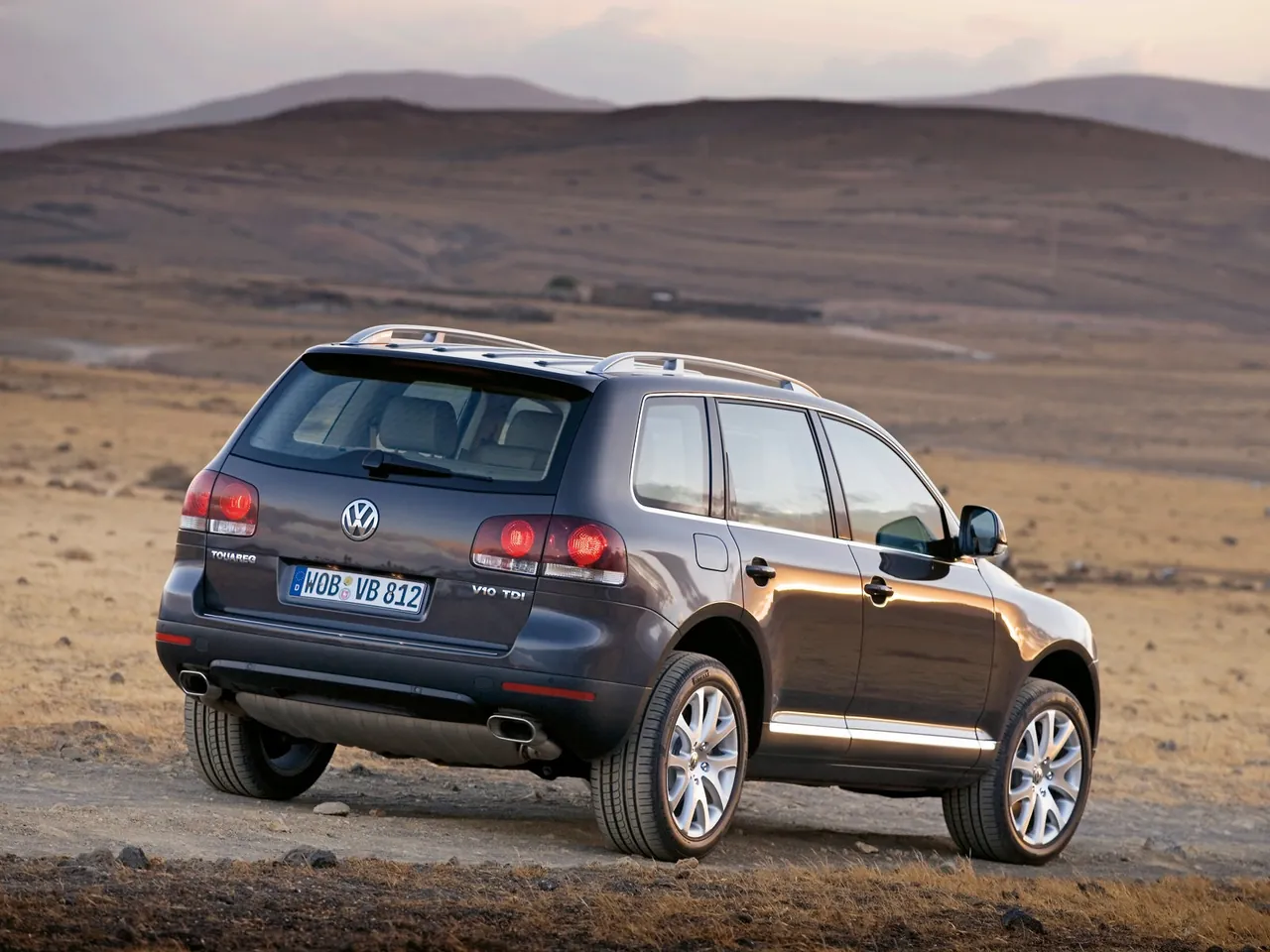 Volkswagen Touareg (2007) – zadní tříčtvrteční pohled