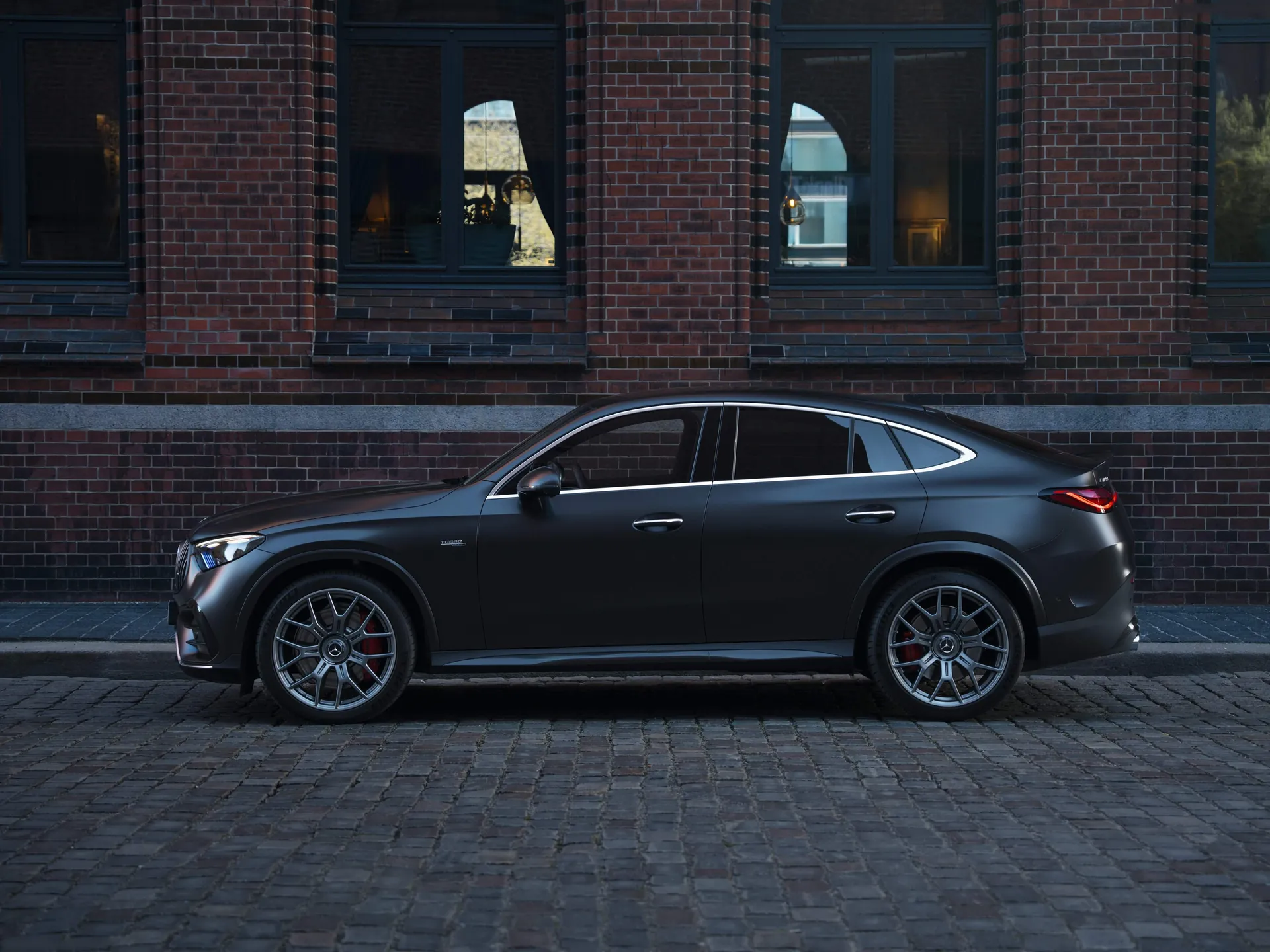 Mercedes-Benz GLC53 AMG Coupe (2027) – boční profil