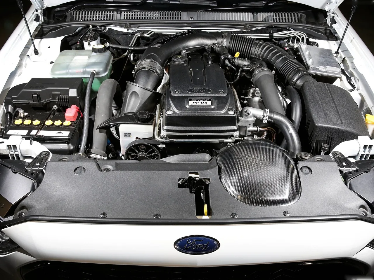 Ford Falcon XR6 Sprint Turbo (2016) – motorový prostor