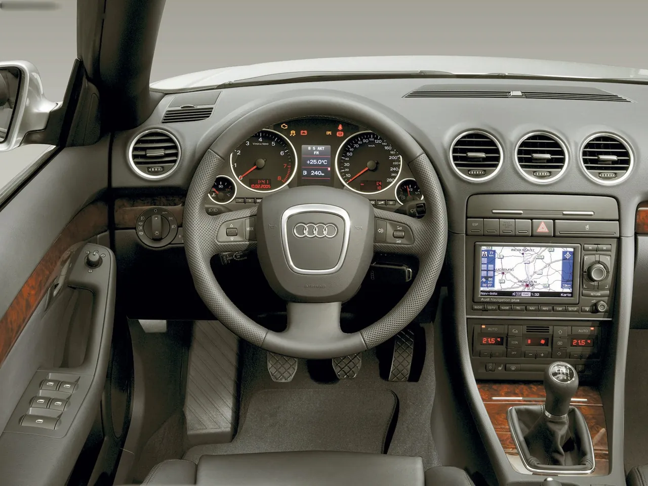 Audi A4 Cabriolet (2006) – interiér