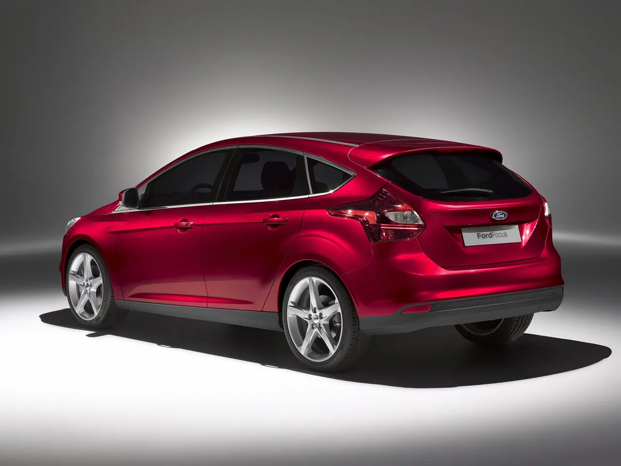 Ford Focus (2011) – zadní tříčtvrteční pohled