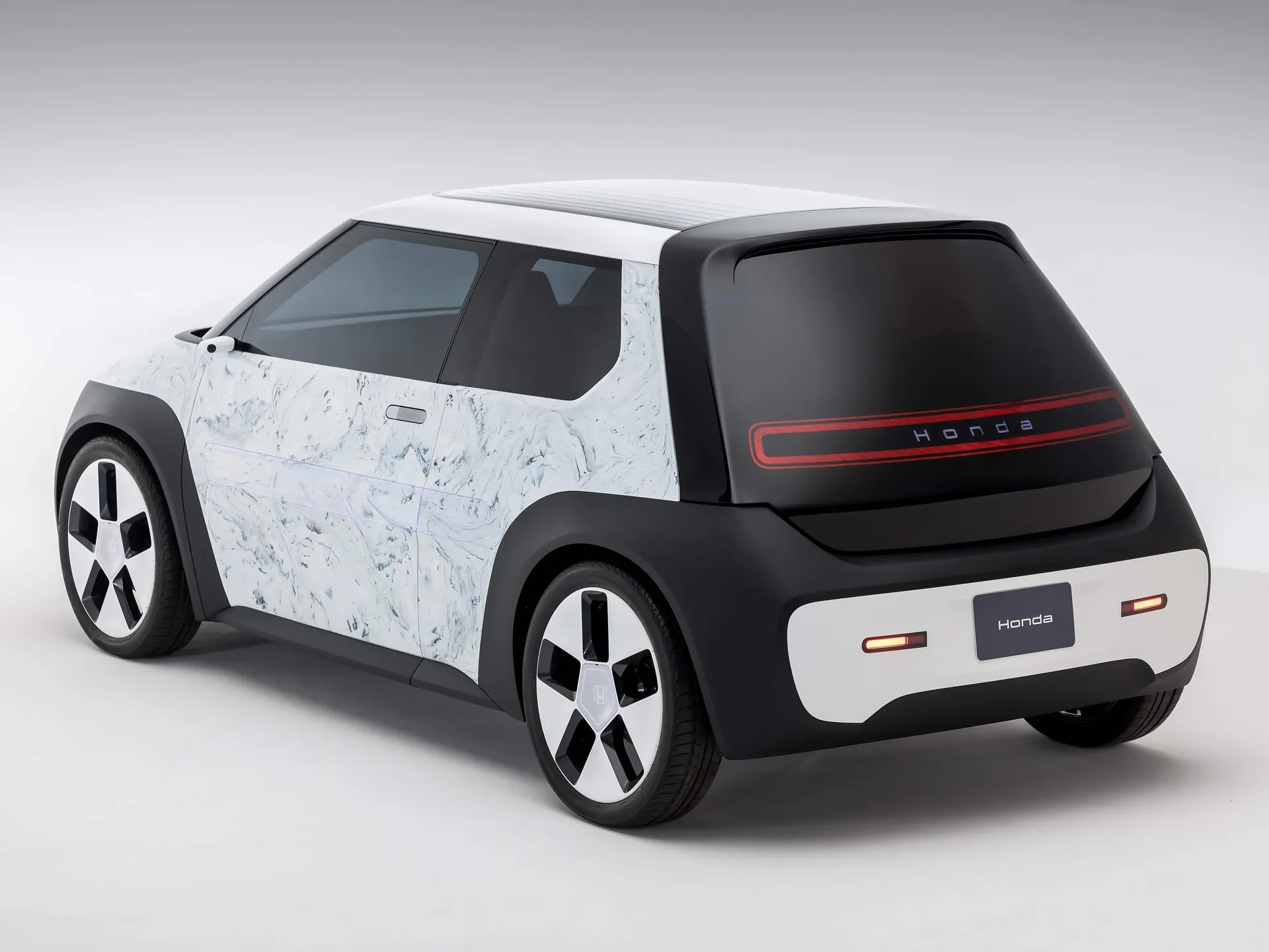 Honda Sustaina-C Concept (2024) – zadní tříčtvrteční pohled