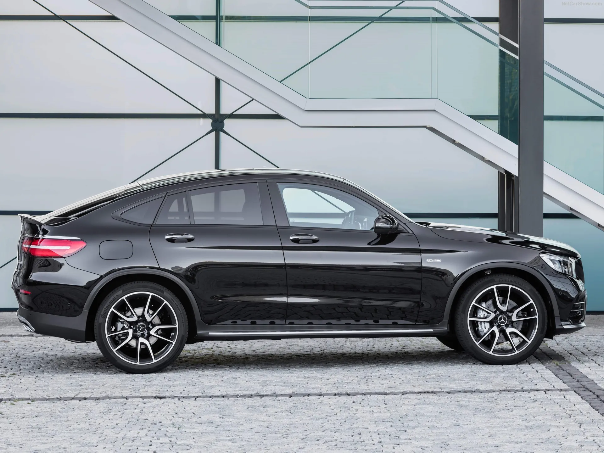 Mercedes-Benz GLC43 AMG 4Matic Coupe (2017) – boční profil