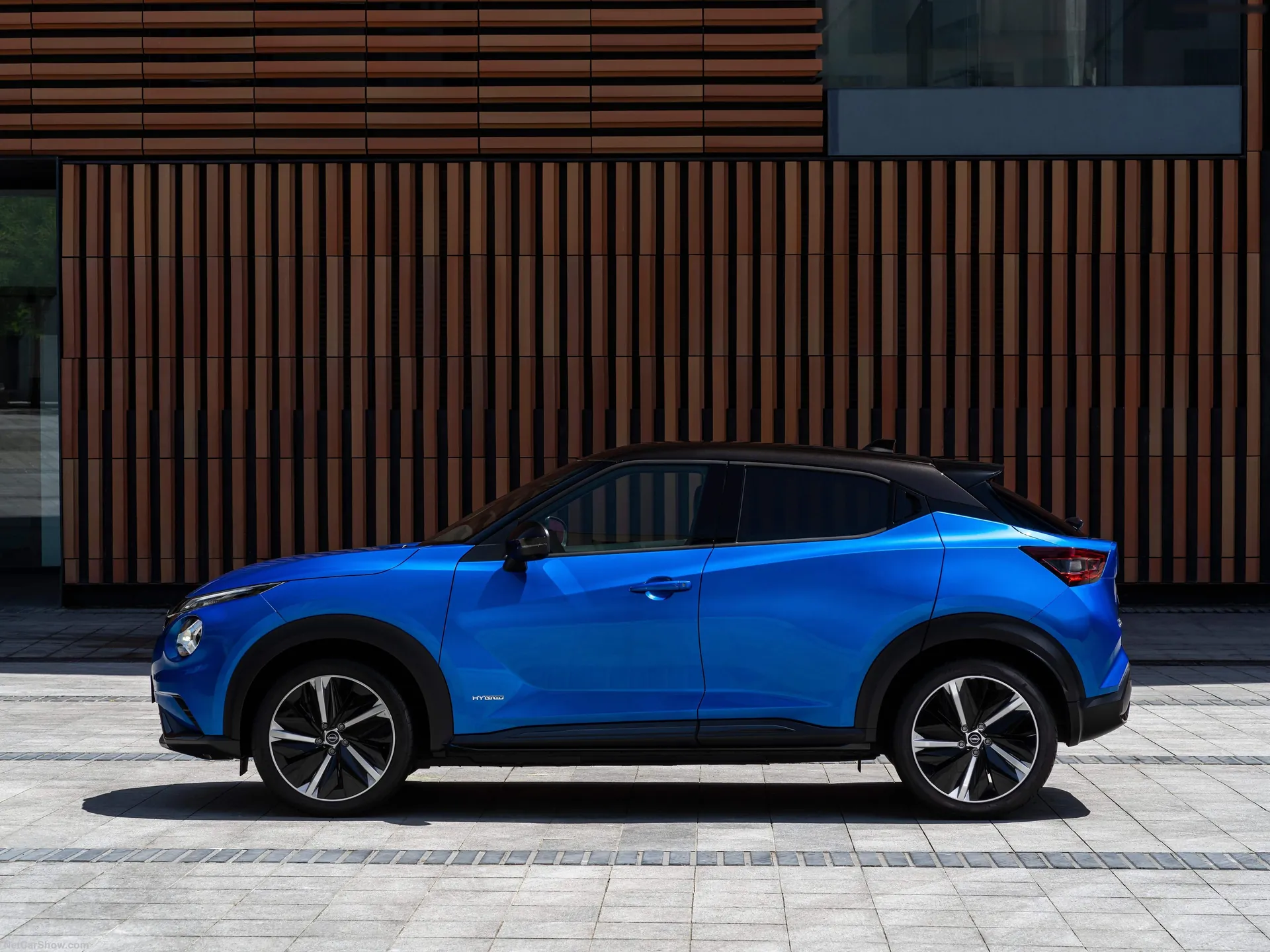 Nissan Juke Hybrid (2022) - Side Profile