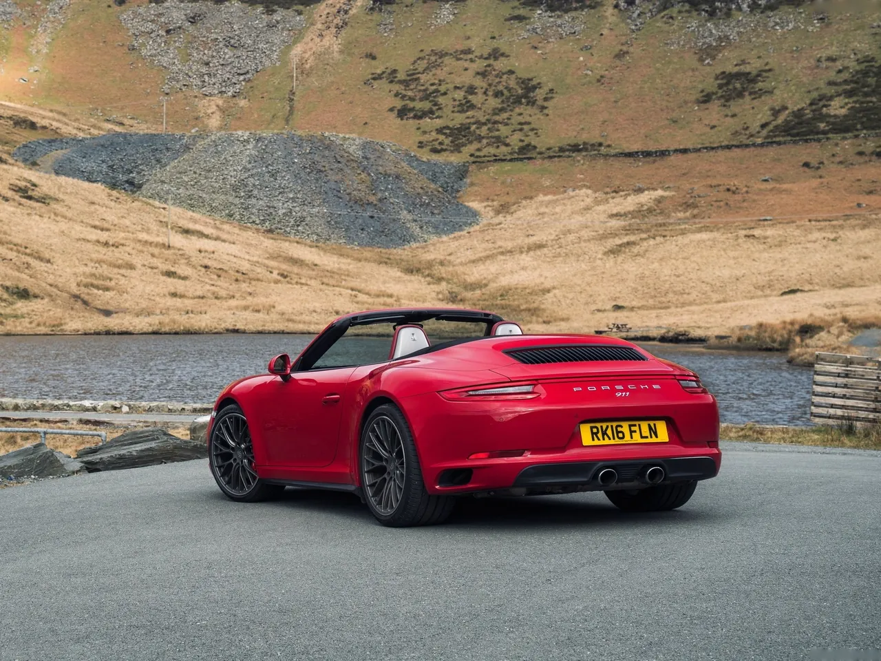 Porsche 911 Carrera 4 Cabriolet (2016) - Rear Three-Quarter