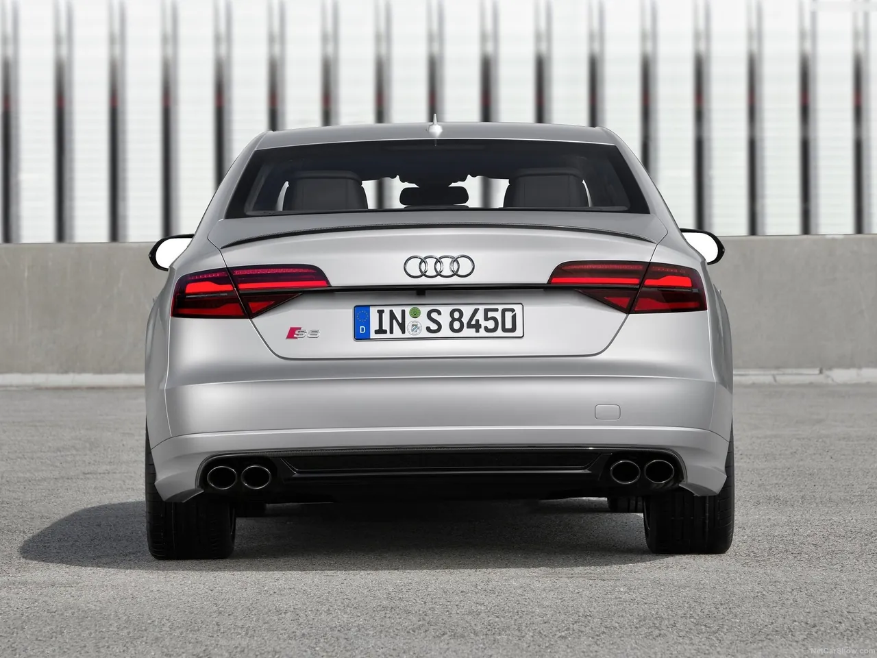 Audi S8 plus (2016) – zezadu
