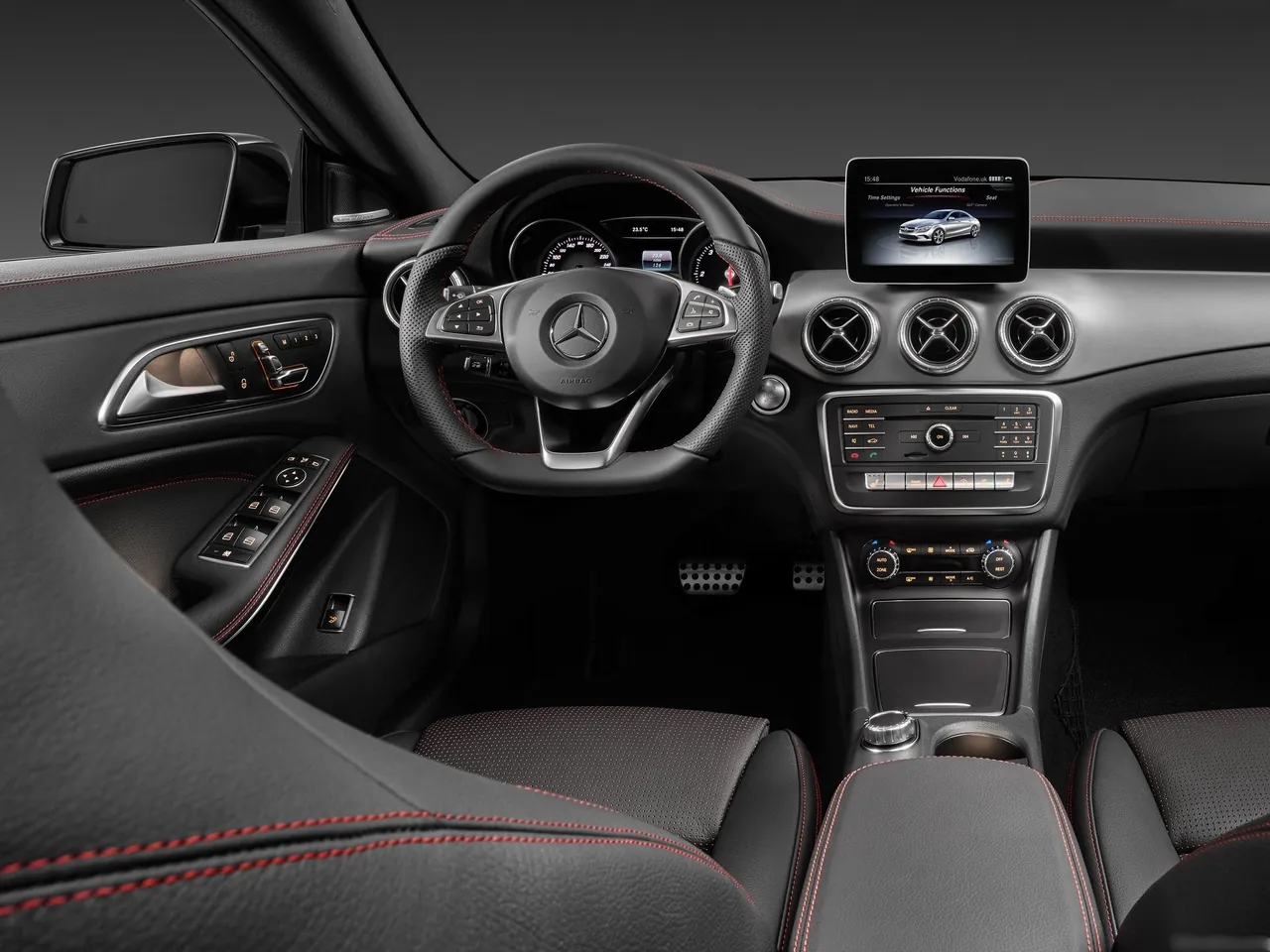 Mercedes-Benz CLA (2017) – interiér