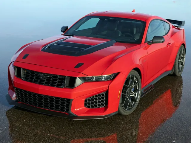 Ford Mustang Dark Horse SC (2026)