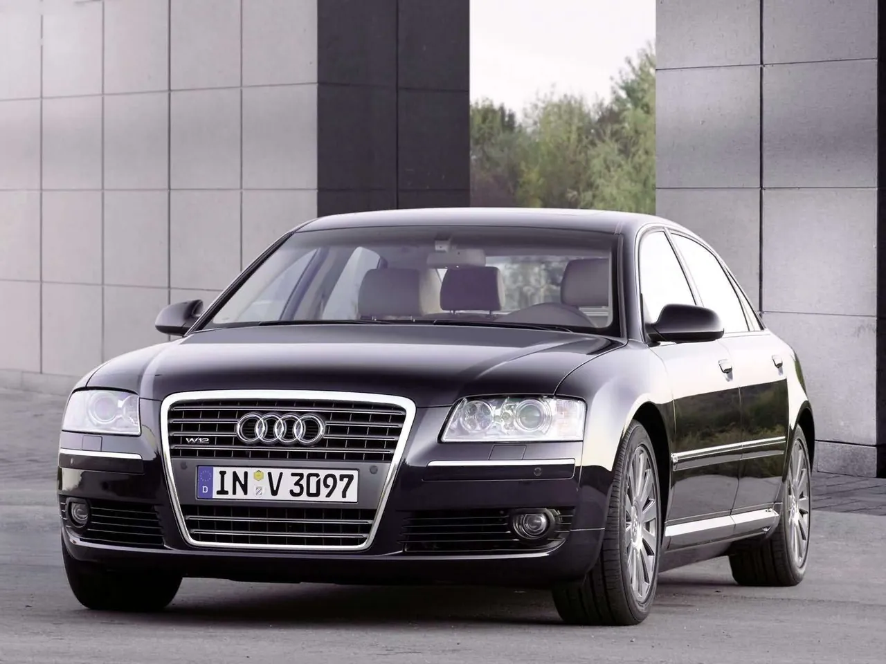 Audi A8 L 6.0 W12 quattro (2004)