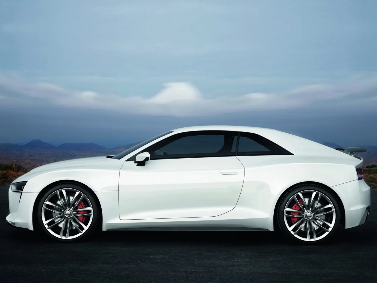 Audi quattro Concept (2010) – boční profil