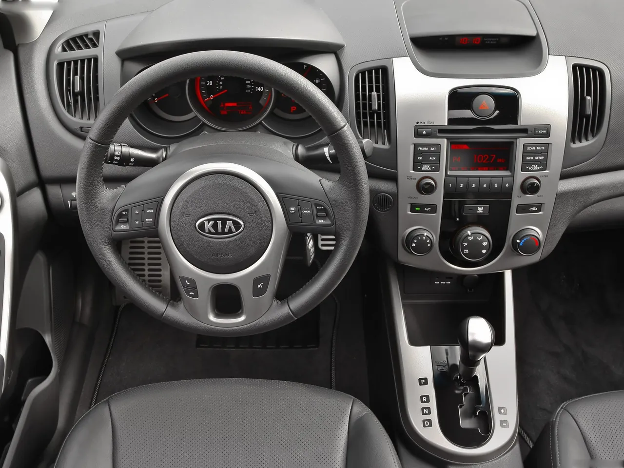 Kia Forte (2010) – interiér
