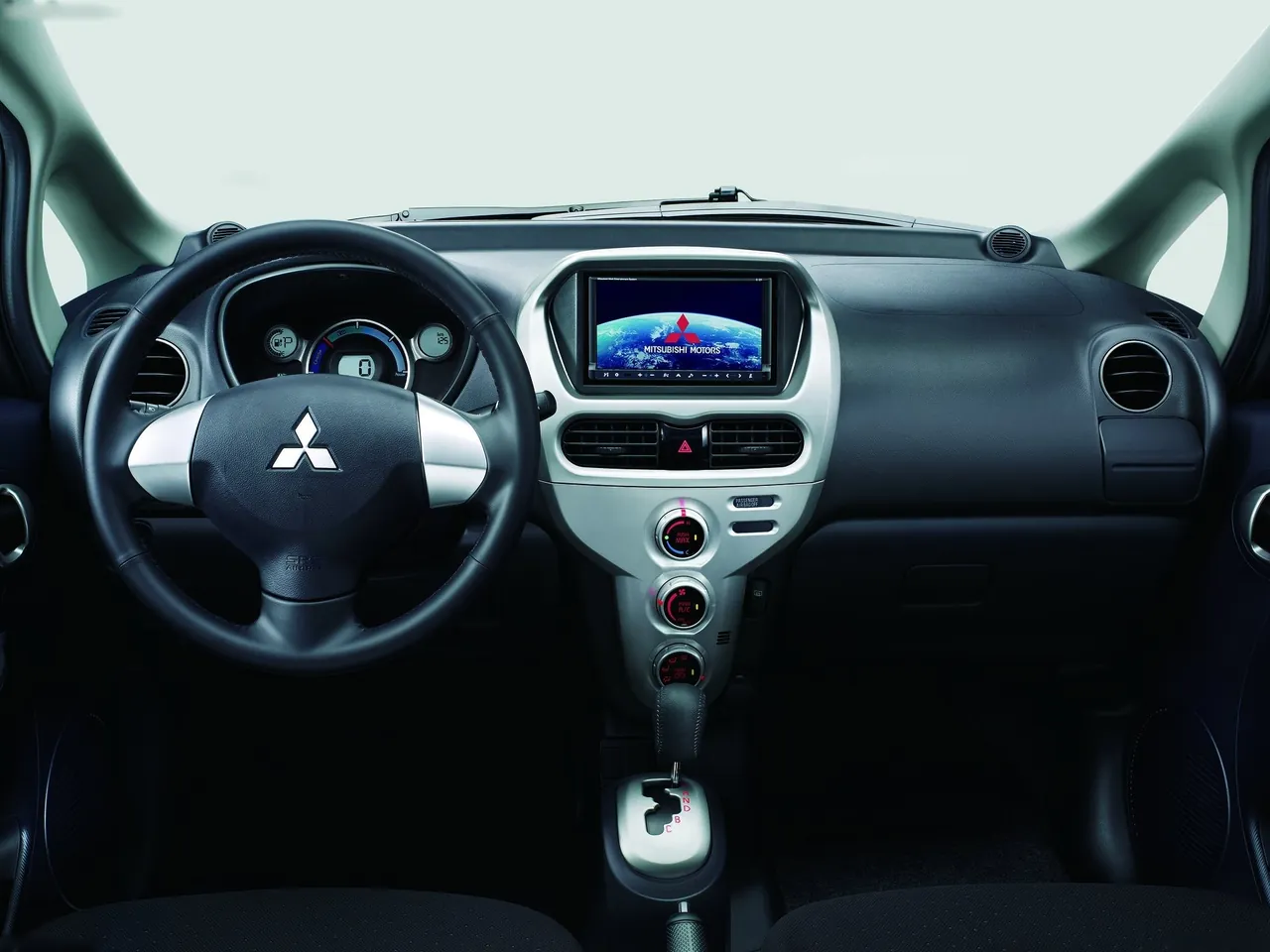 Mitsubishi i-MiEV (2011) – interiér