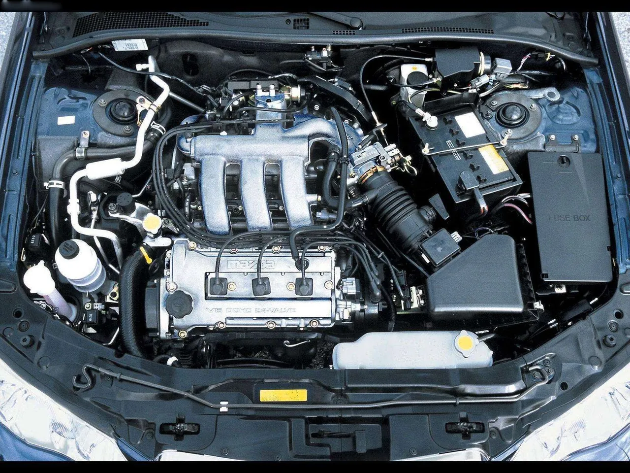 Mazda Xedos 9 (2000) – motorový prostor