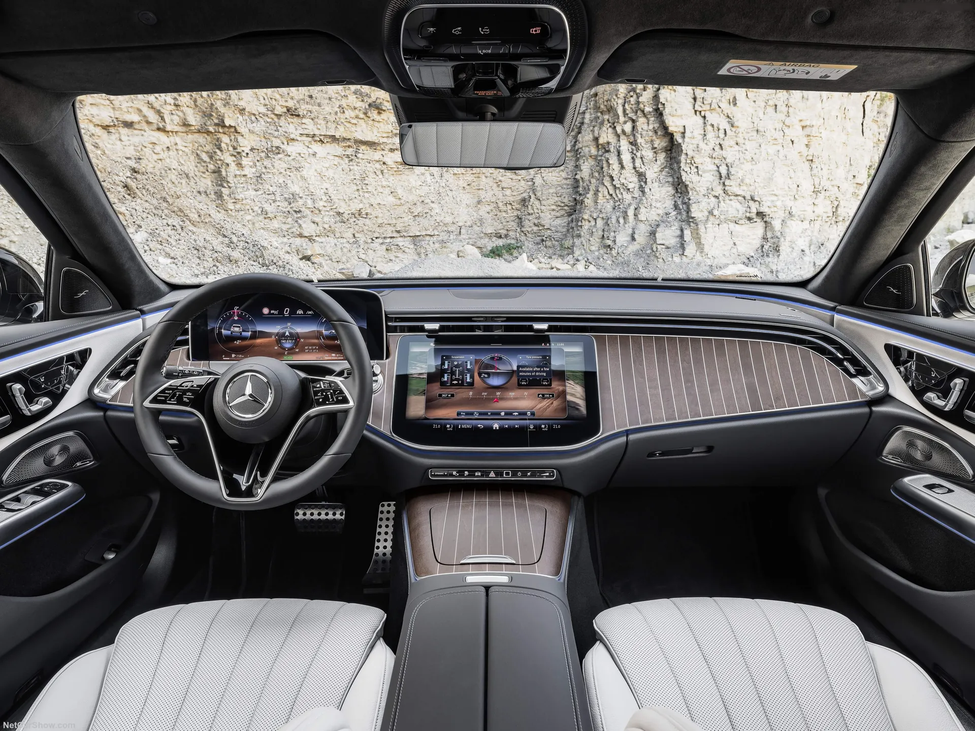 Mercedes-Benz E-Class All-Terrain (2024) - Interior