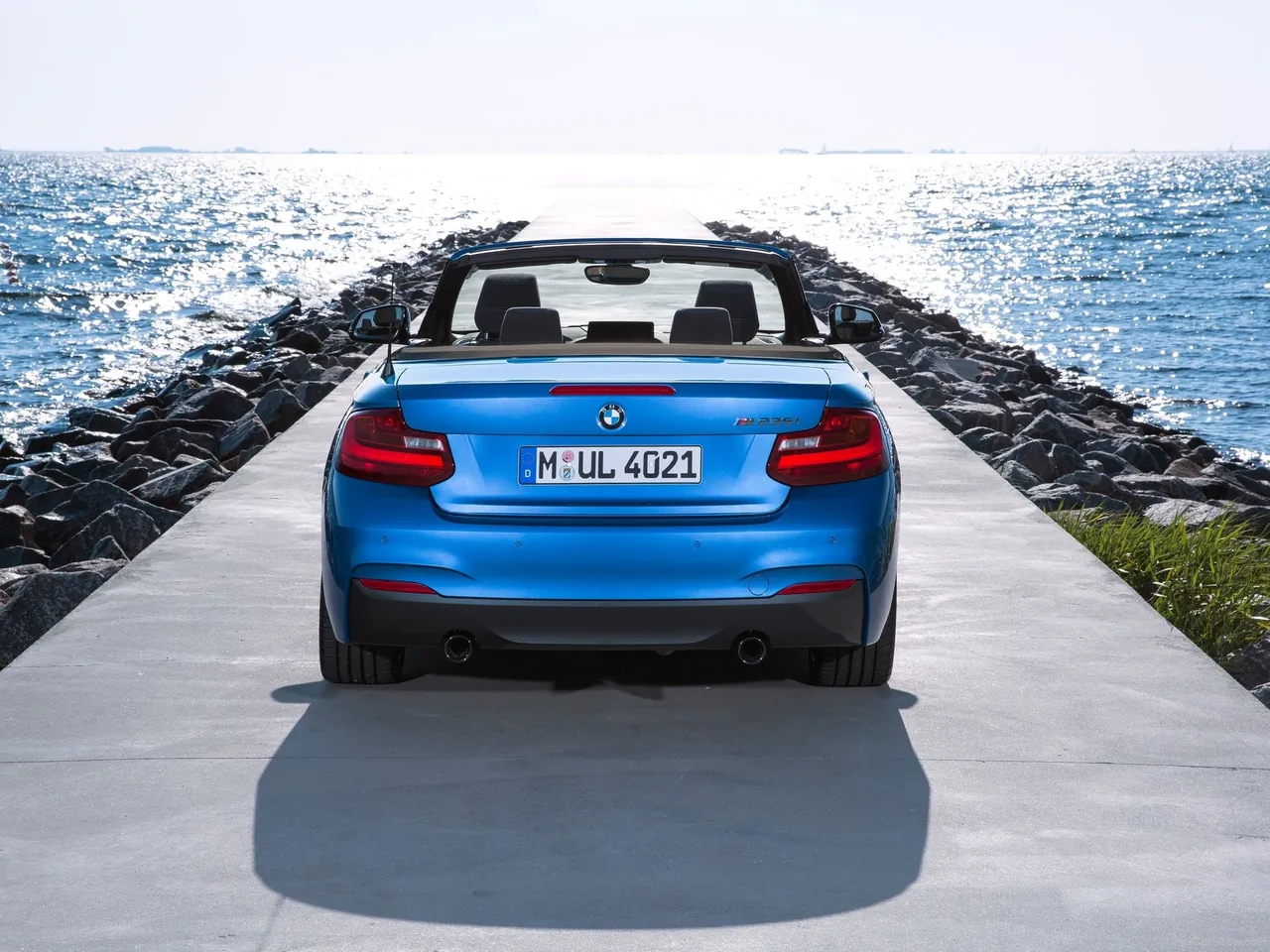 BMW M235i Convertible (2015) – zezadu
