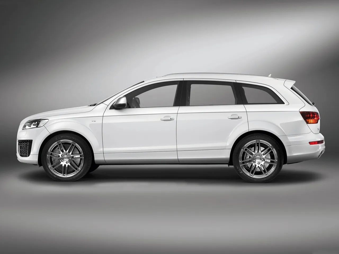 Audi Q7 V12 TDI (2009) – boční profil