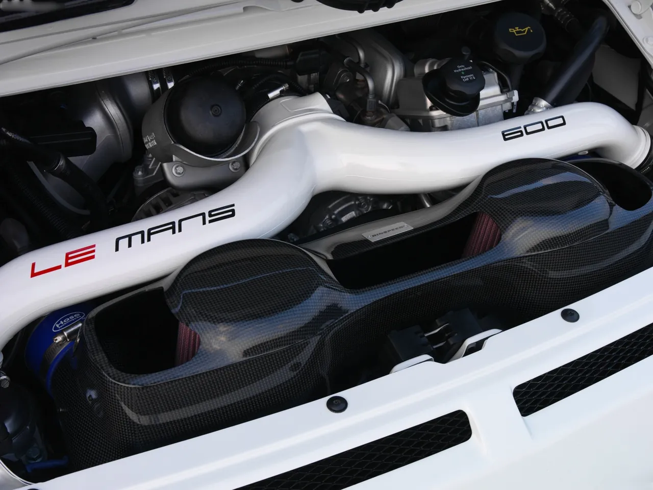 Rinspeed Porsche 997 Turbo Le Mans 600 (2007) – motorový prostor