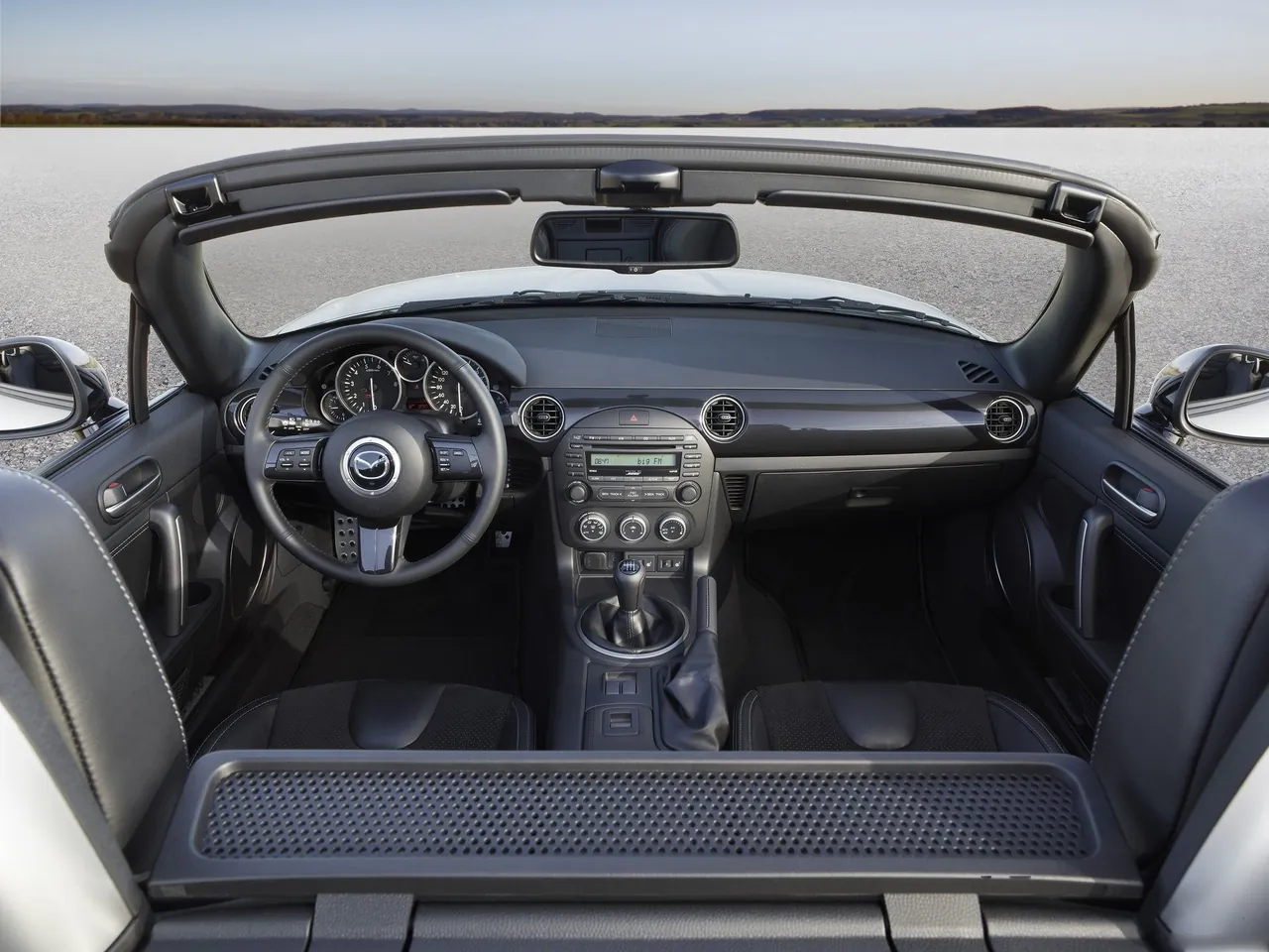 Mazda MX-5 (2013) – interiér