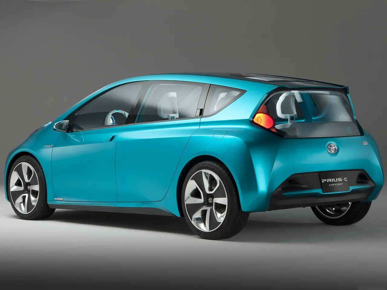 Toyota Prius C Concept (2011) – zadní tříčtvrteční pohled