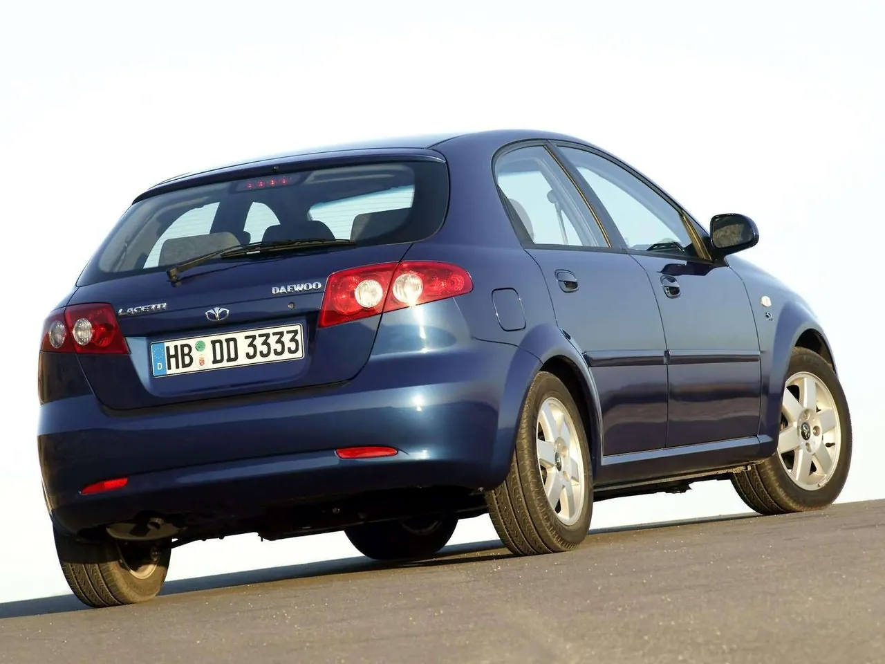Daewoo Lacetti SX (2004) – zadní tříčtvrteční pohled