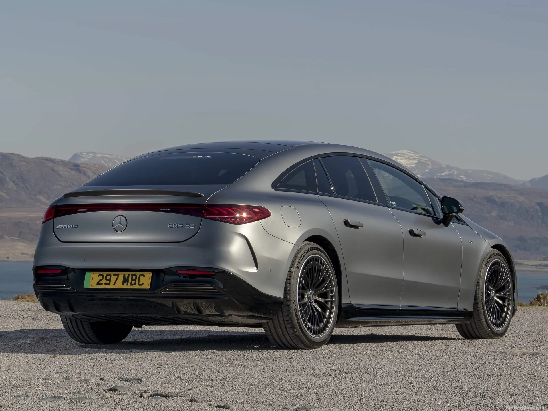 Mercedes-Benz EQS 53 AMG [UK] (2022) – zadní tříčtvrteční pohled