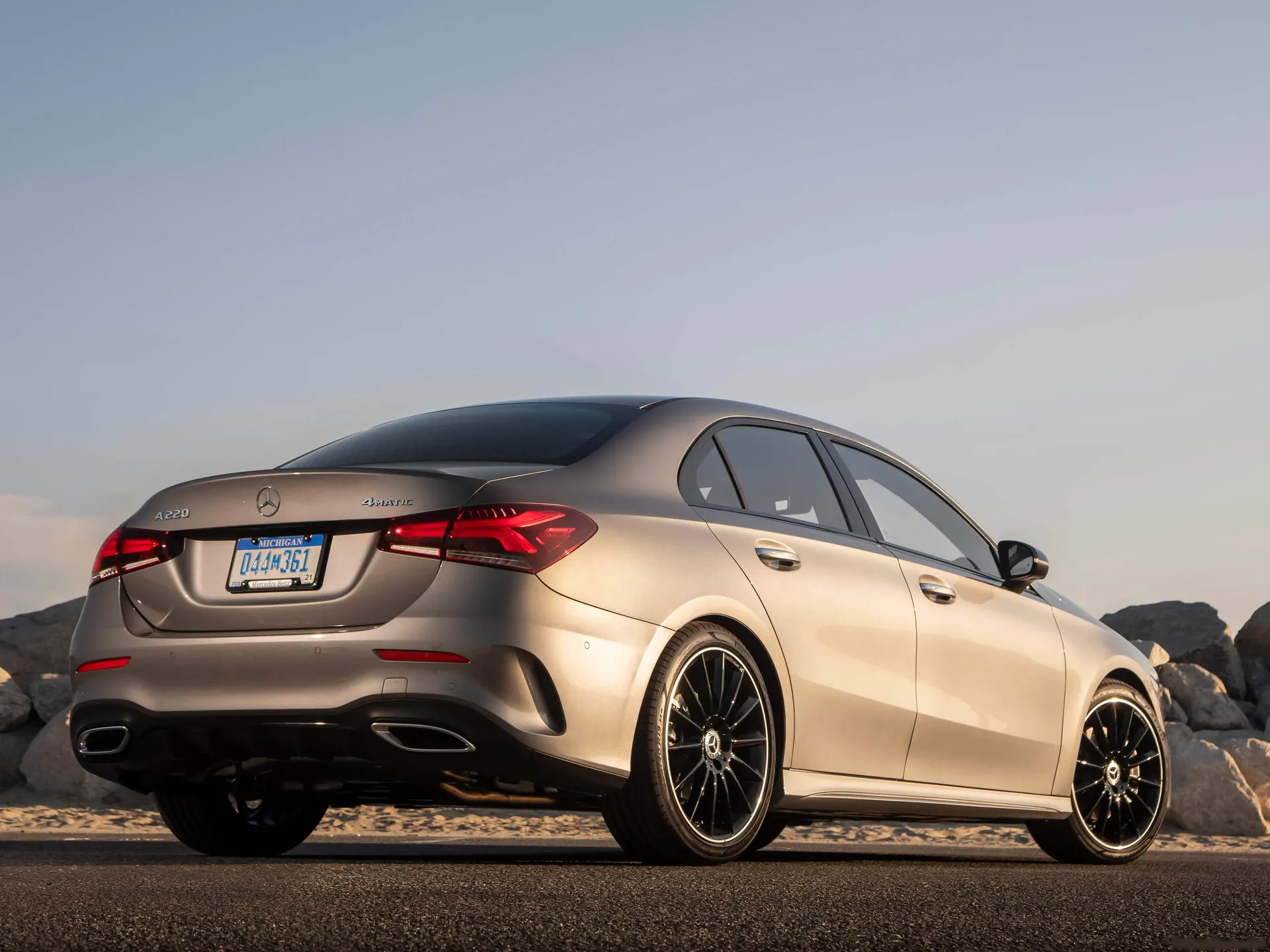 Mercedes-Benz A-Class Sedan [US] (2019) – zadní tříčtvrteční pohled