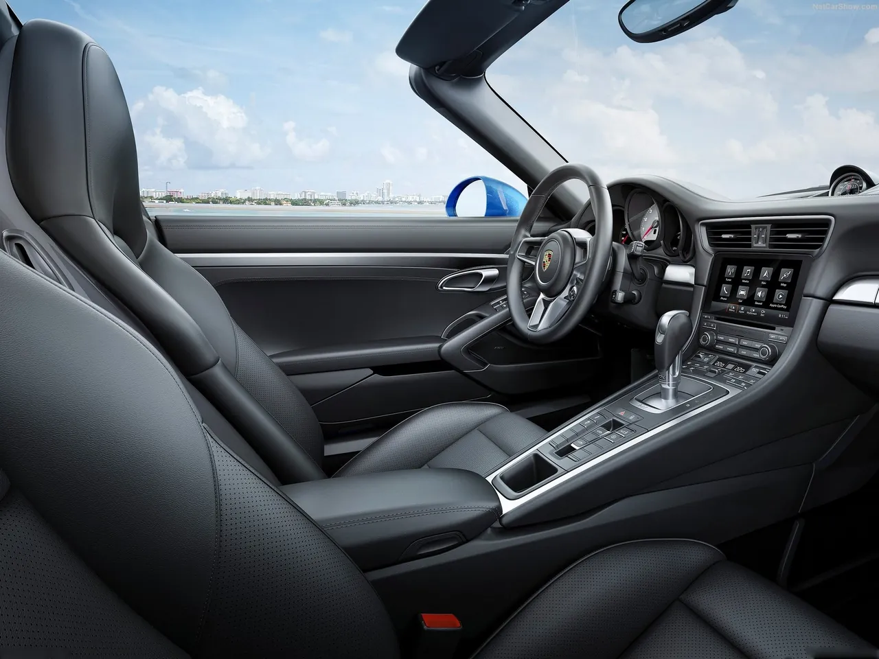Porsche 911 Targa 4 (2016) – interiér