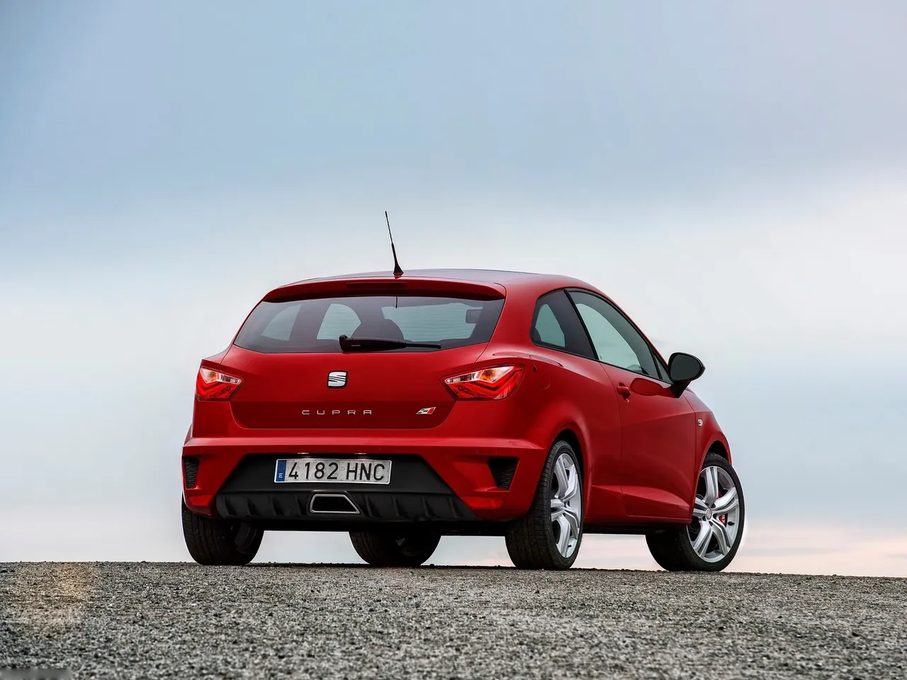 Seat Ibiza Cupra (2013) – zadní tříčtvrteční pohled