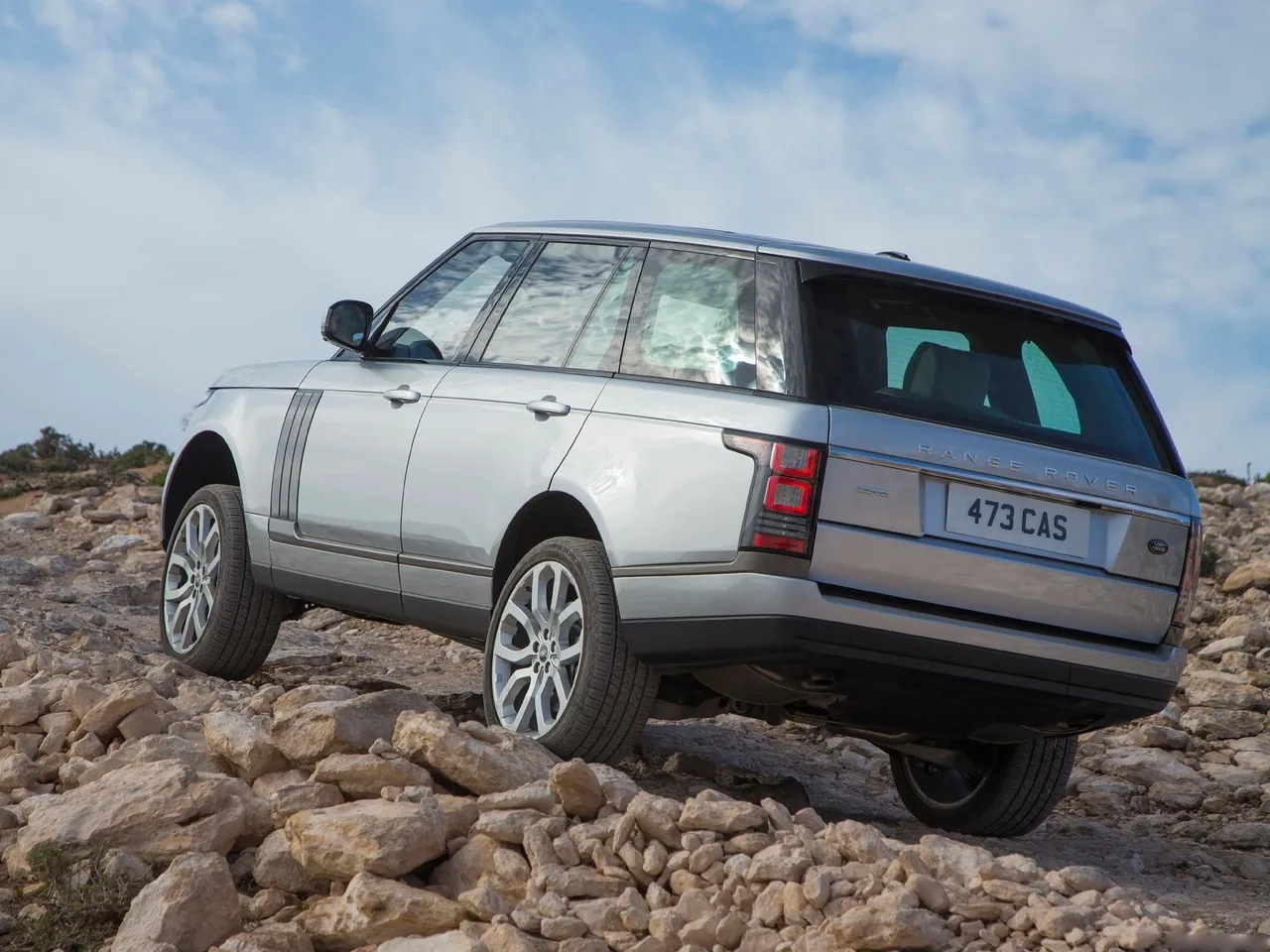 Land Rover Range Rover (2013) – zadní tříčtvrteční pohled