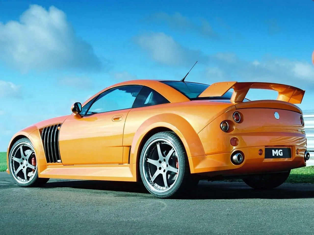 MG XPower SVR (2004) – zadní tříčtvrteční pohled