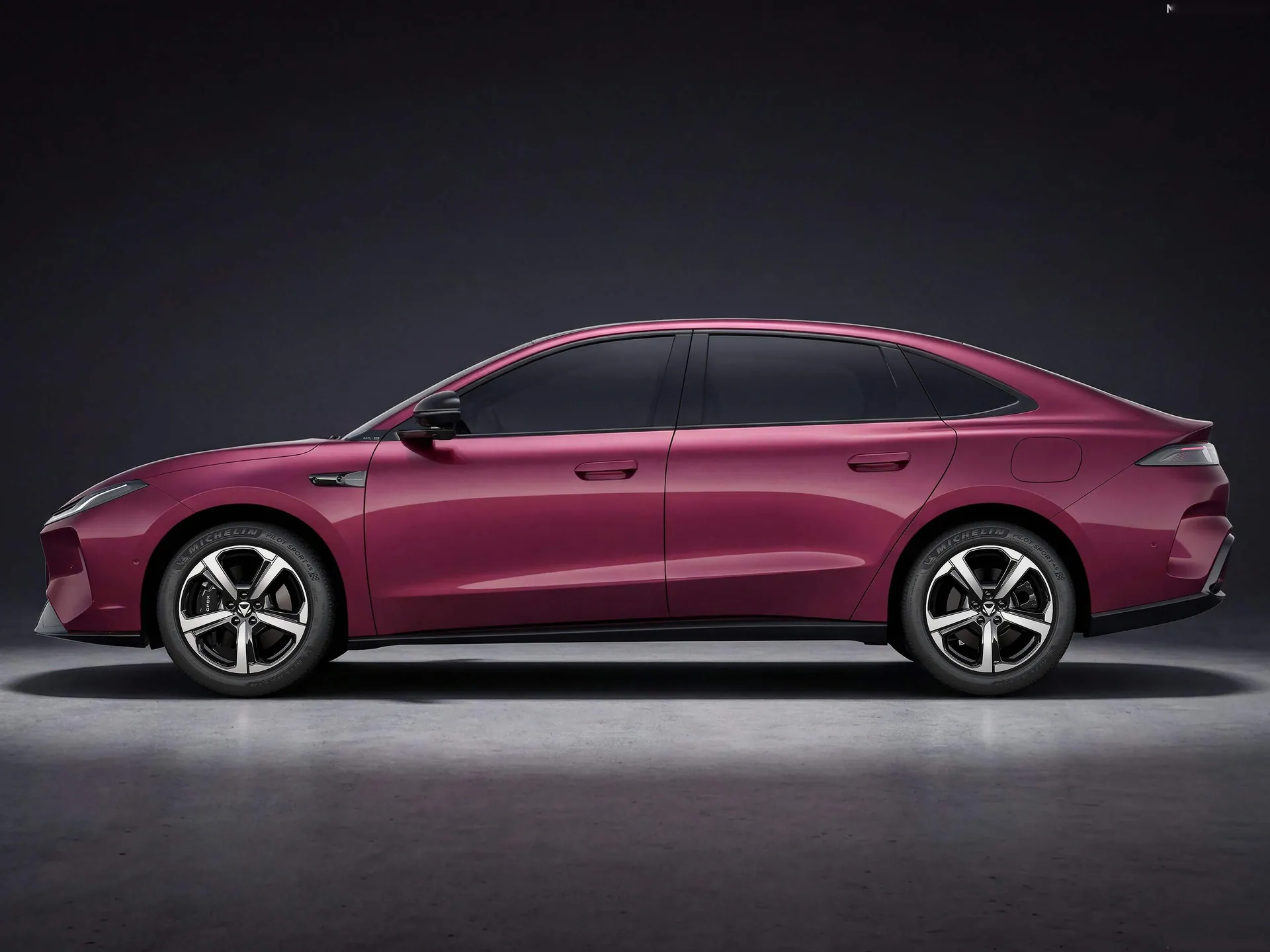 BAIC ArcFox S3 (2026) – boční profil