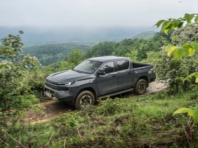 Toyota HiLux BEV (2026)