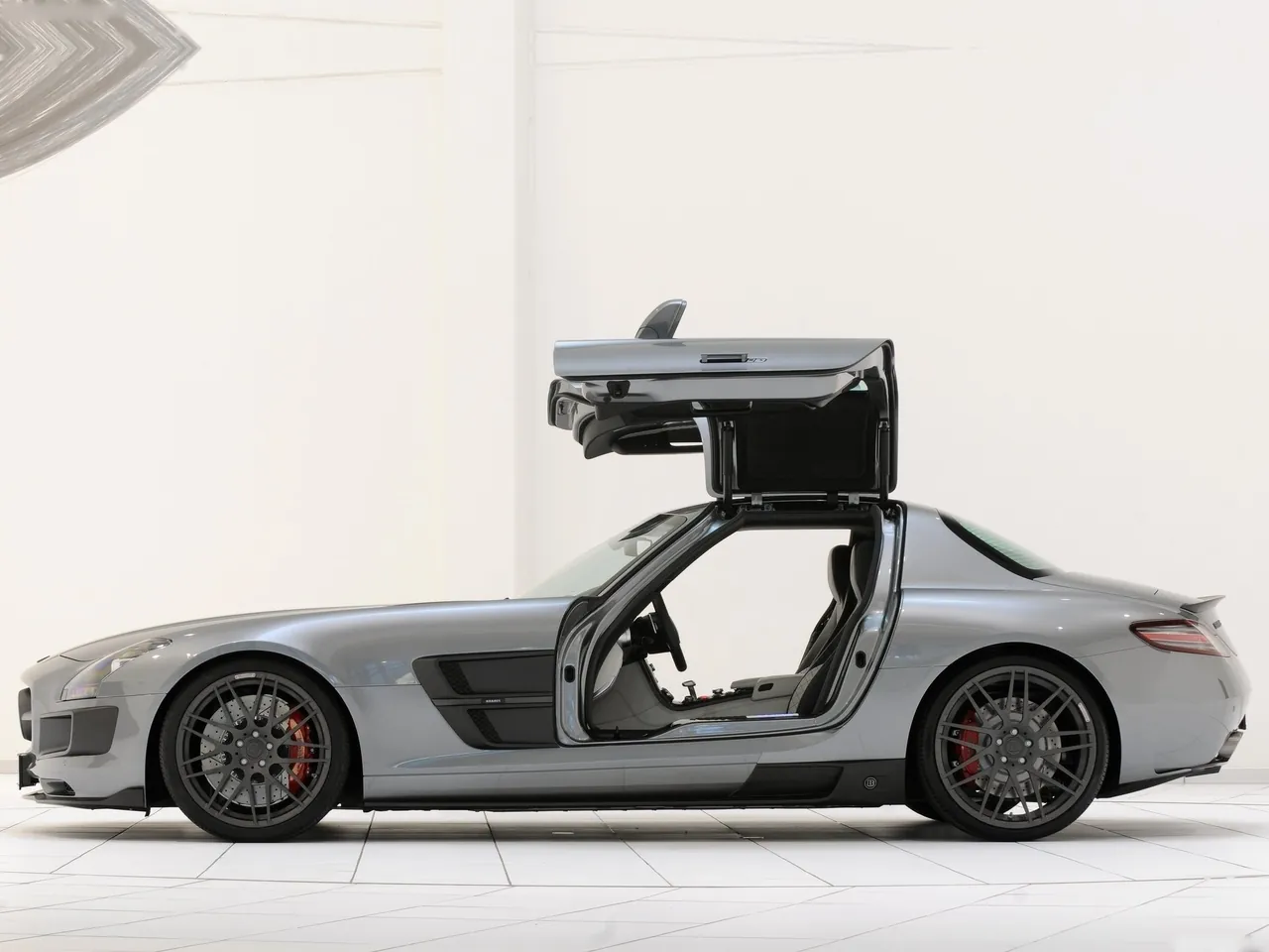 Brabus 700 Biturbo (2011) – boční profil