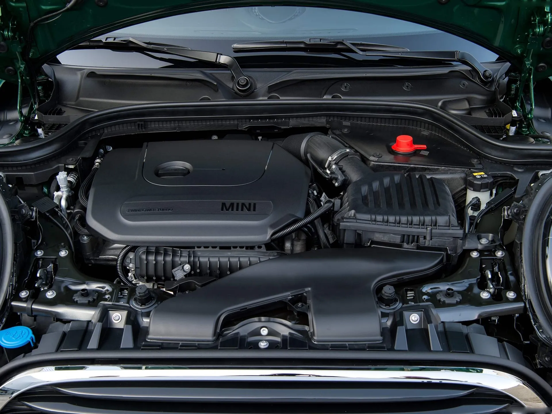 Mini Cooper 60 Years Edition (2019) – motorový prostor