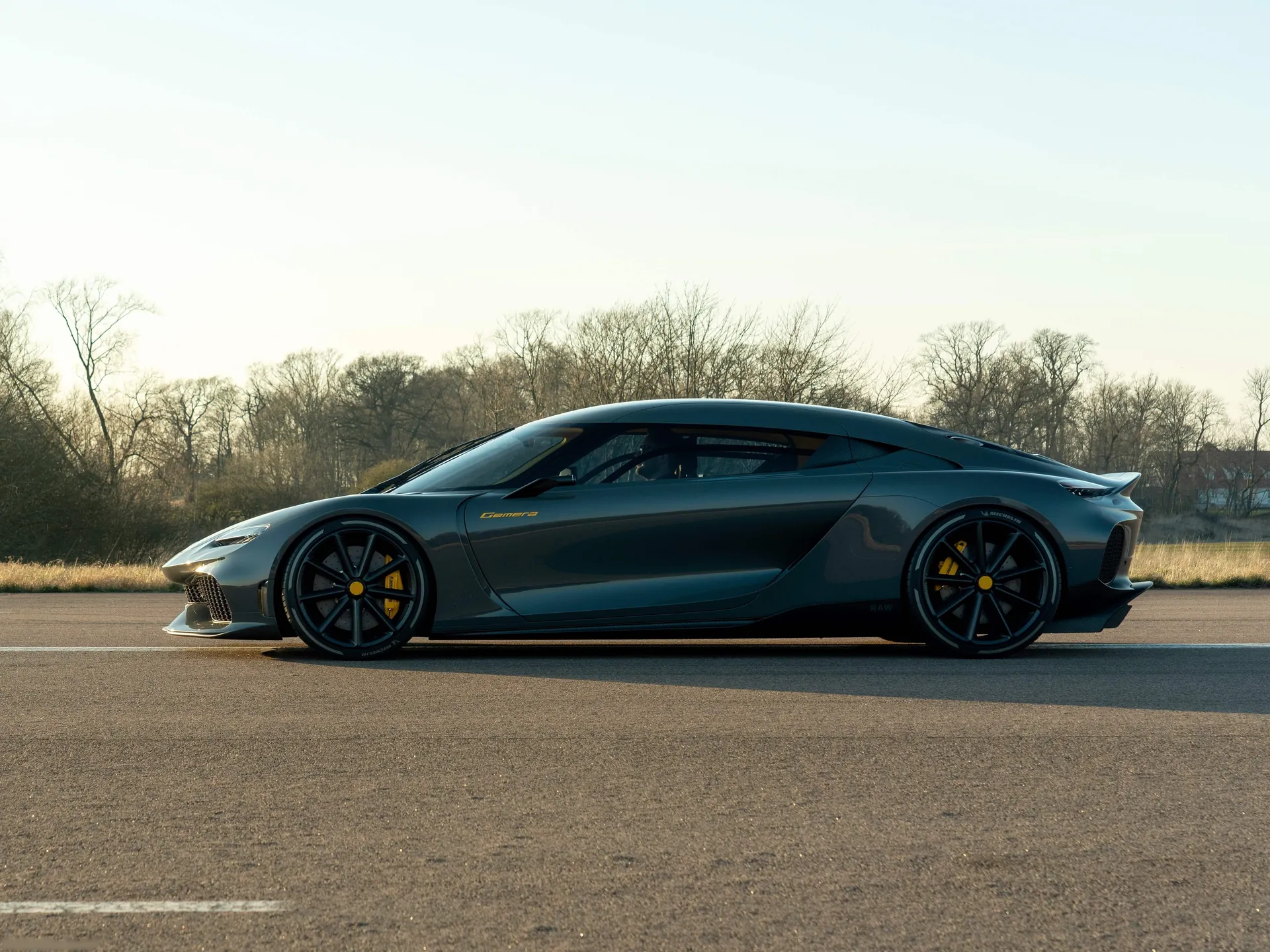 Koenigsegg Gemera (2021) – boční profil