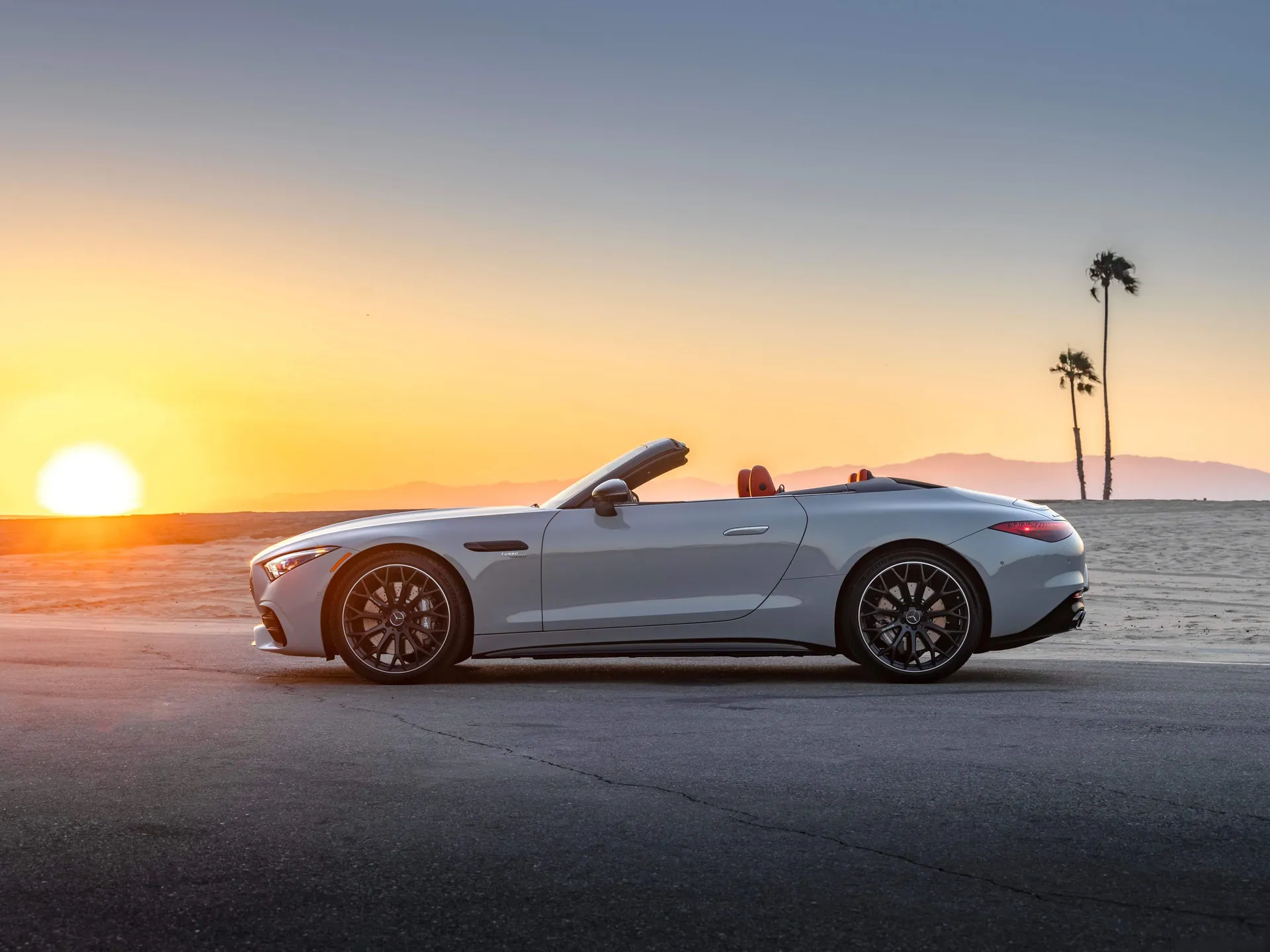 Mercedes-Benz SL 43 AMG (2023) - Side Profile