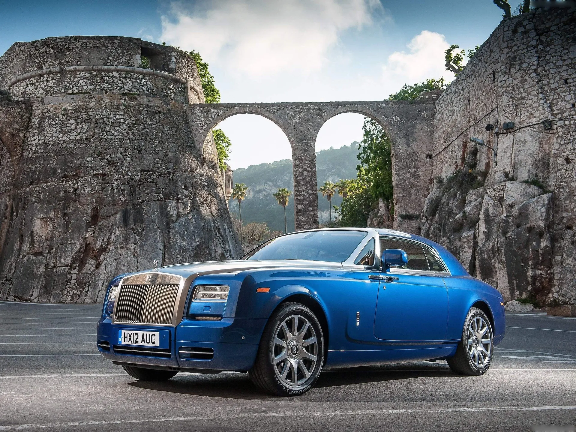 Rolls-Royce Phantom Coupe (2013)