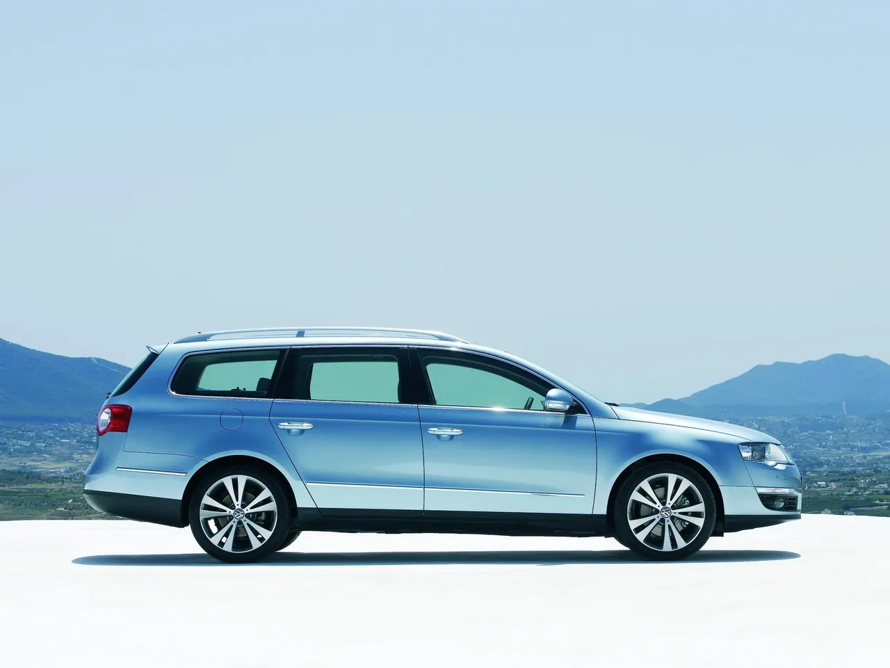Volkswagen Passat Variant (2006) – boční profil