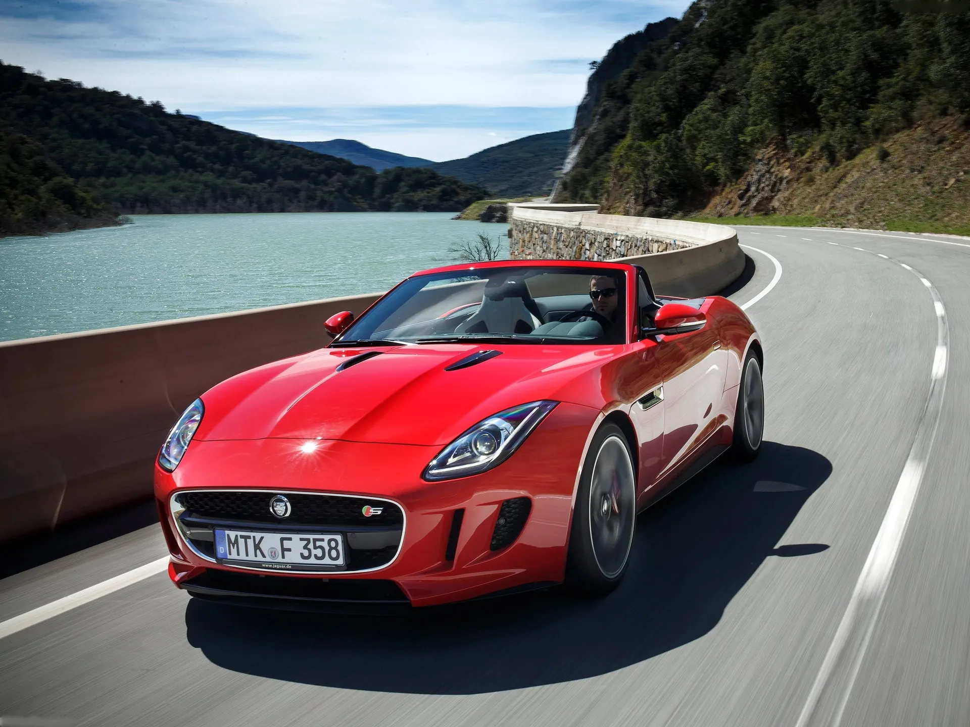 Jaguar F-Type V8 S (2014)