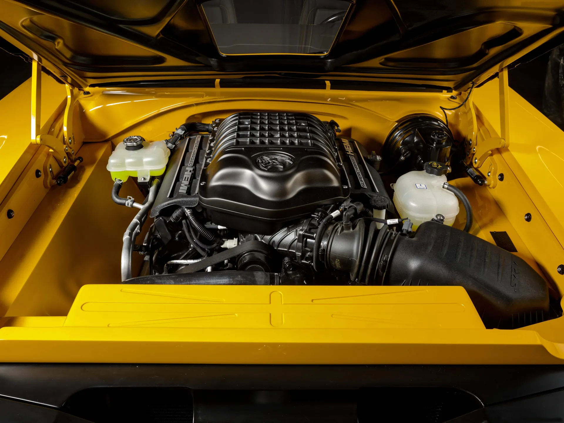 Dodge Charger CAPTIV by Ringbrothers (1969) - Engine Bay