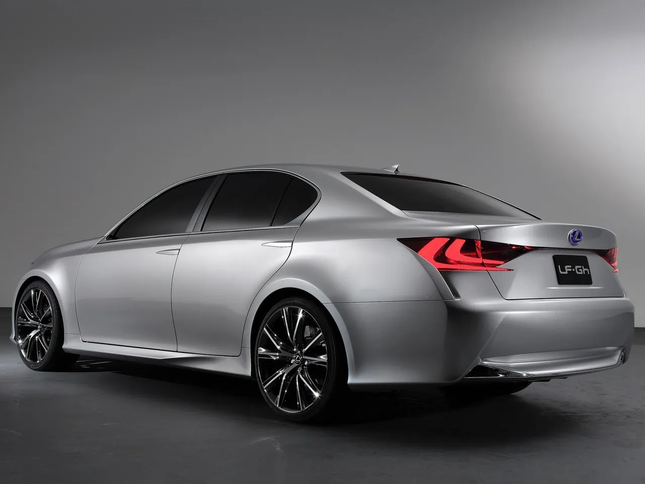 Lexus LF-Gh Concept (2011) – zadní tříčtvrteční pohled