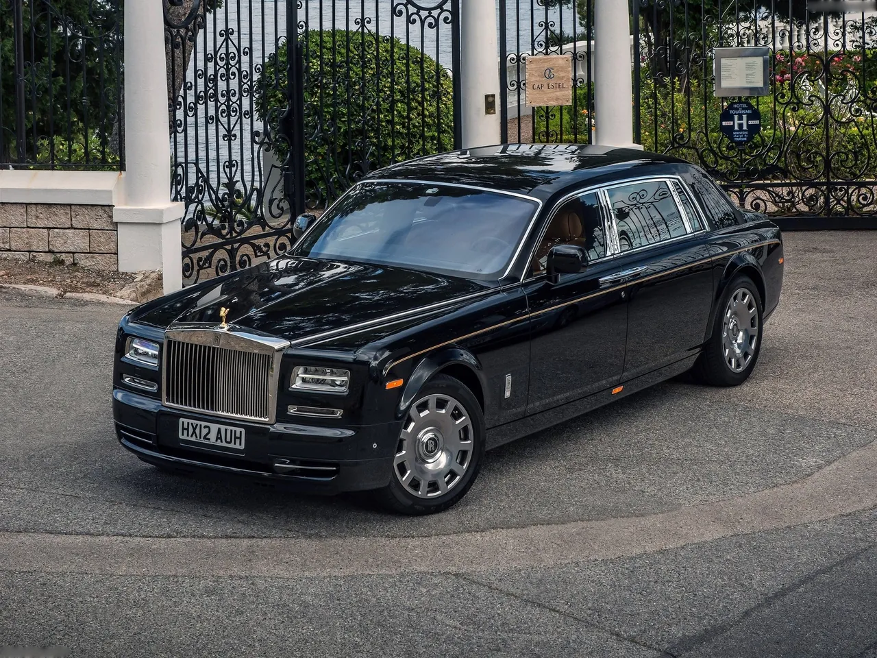 Rolls-Royce Phantom Extended Wheelbase (2013)