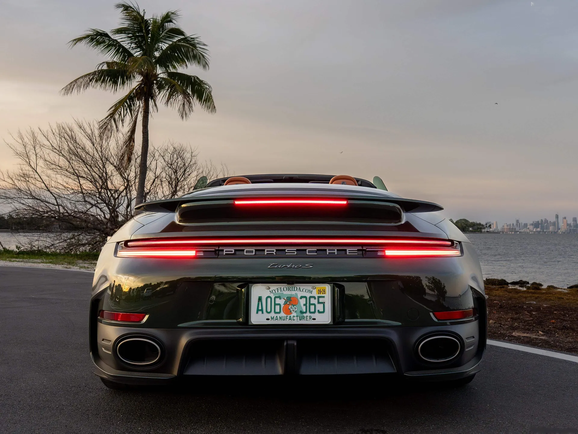Porsche 911 Turbo S Cabriolet [US] (2026) – zezadu